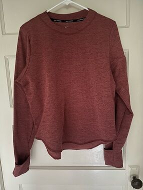 Nike Women’s Long Sleeve Tee in terracotta